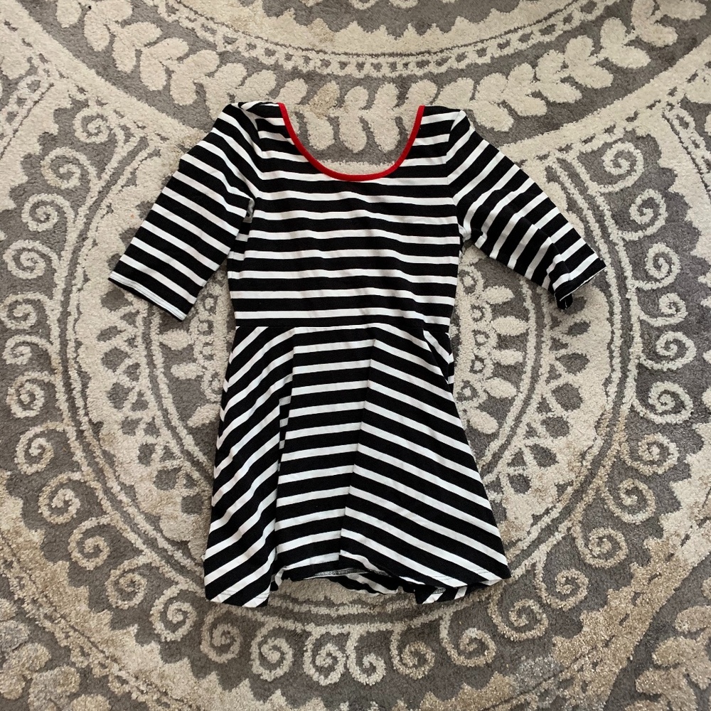 Black and White Express Dress Size Large